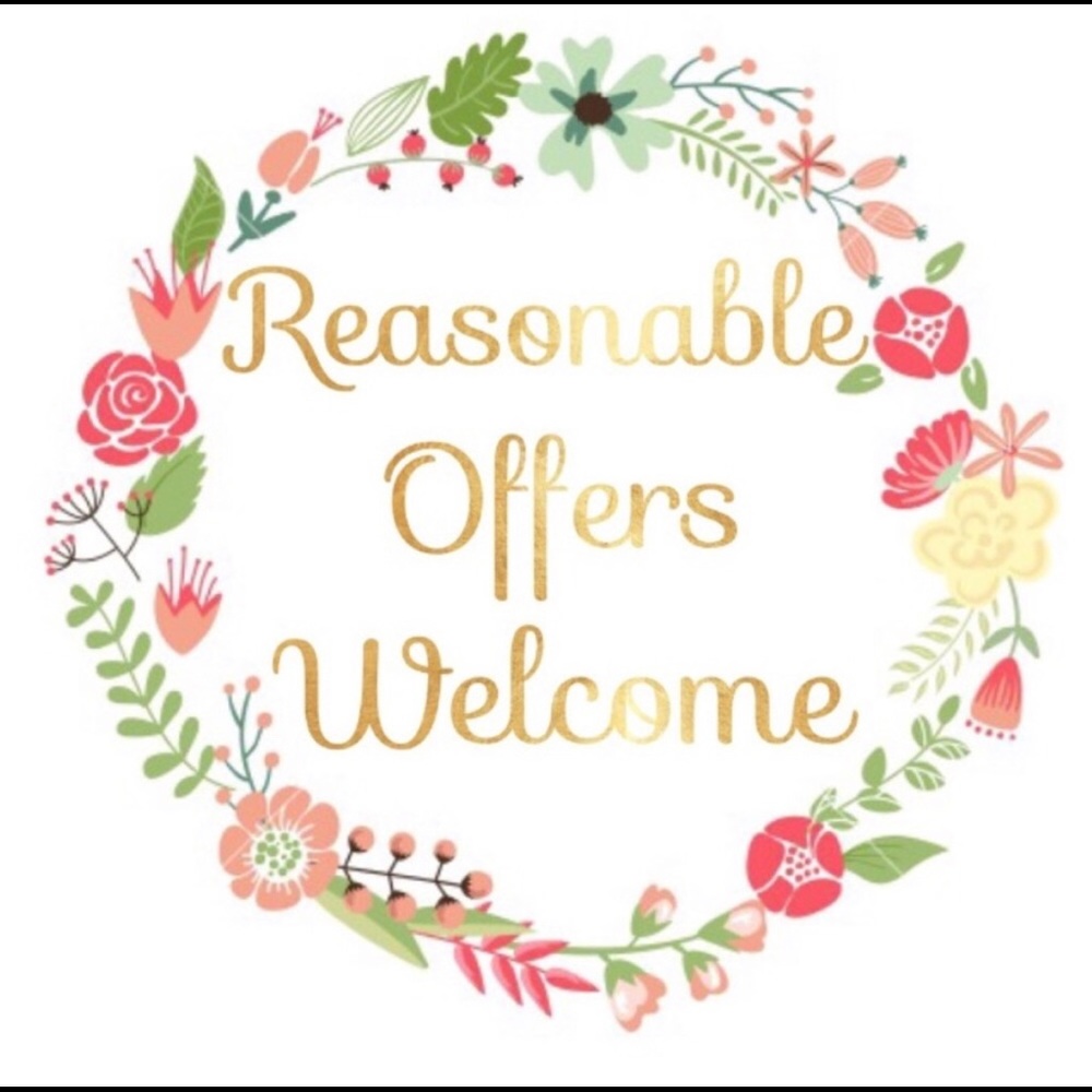 Reasonable offers welcome!! 🤩
